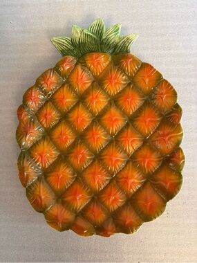 Vintage Looking Ceramic Pineapple Dish Decor